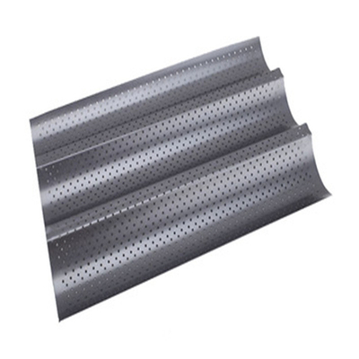 RK Bakeware China Foodservice NSF آلومینیوم نان استیک بگیت سوراخ شده